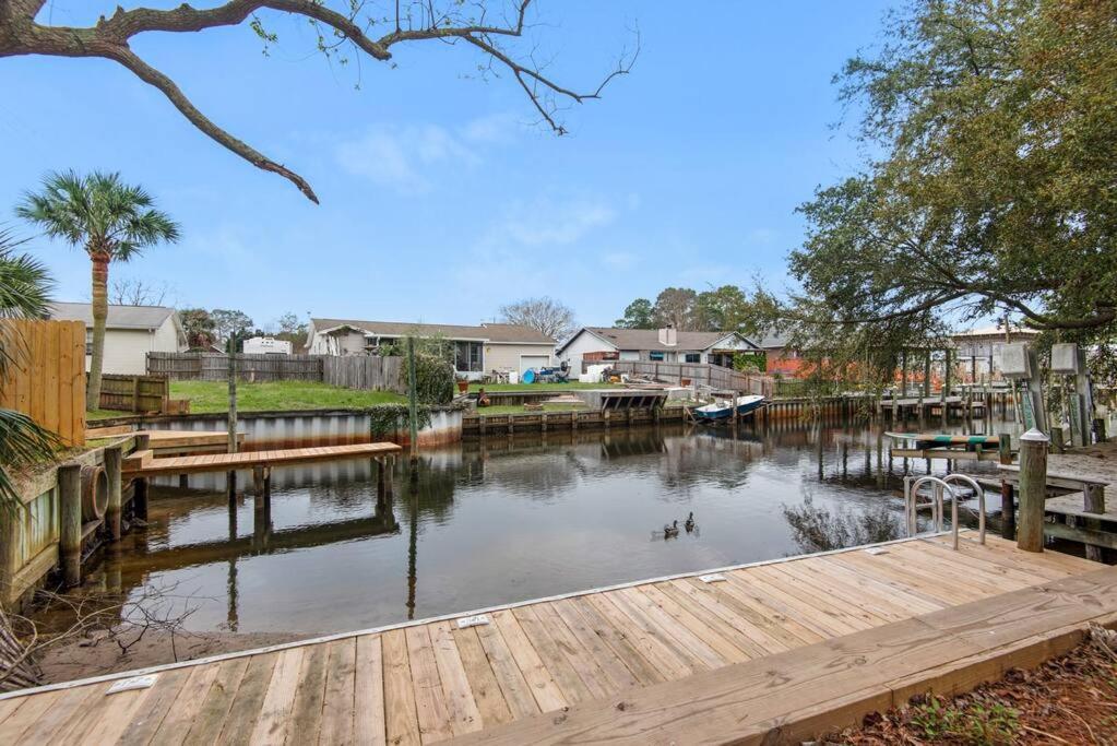 Gulf Brz-beaches-dwntwn Pns-pet Friendly-canal Holiday home Gulf Breeze