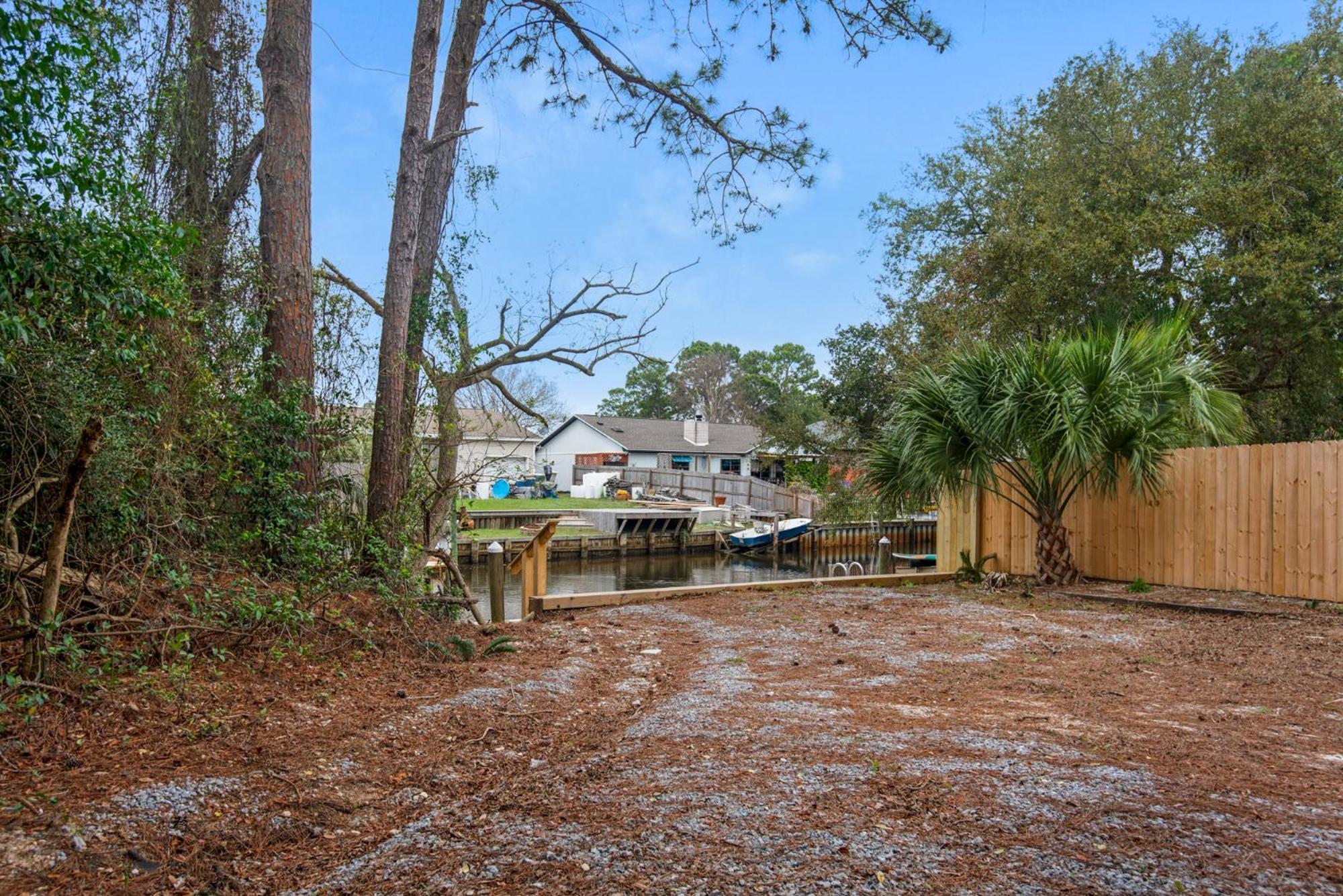 Gulf Brz-beaches-dwntwn Pns-pet Friendly-canal Holiday home *